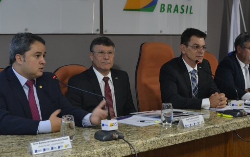 Comércio precisa de parlamentares comprometidos com o setor