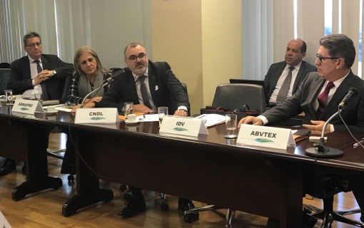 Sistema CNDL participa da solenidade de instituição do Fórum de Competitividade do Varejo