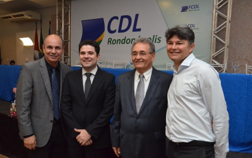 Presidente Ozair Bezerra prestigia posse da CDL Rondonópolis