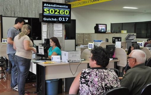 38% DOS TRABALHADORES USARAM SALDO DO FGTS PARA PAGAR DÍVIDAS EM ATRASO E 13% FIZERAM COMPRAS EXTRAS, REVELAM SPC BRASIL E CNDL