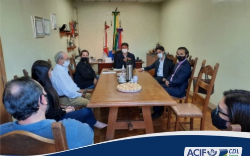 CDL Formiga participa de reunião para assinatura do decreto de direitos de liberdade econômica