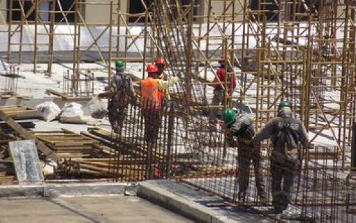 Renda do trabalhador bate recorde e desemprego repete a menor taxa desde 2012