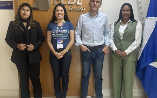 Direção da FCDL/MT recebe representantes do Sistema Fenacom em reunião de relacionamento