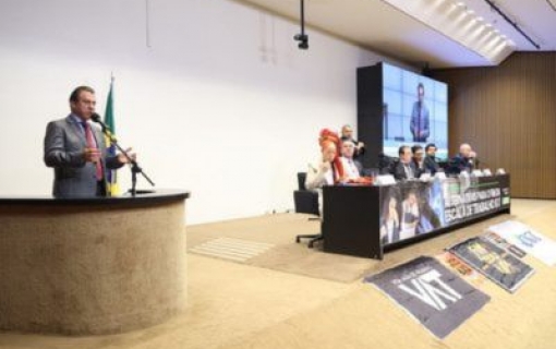Na Câmara dos Deputados, ministro do Trabalho defende o fim da escala 6×1