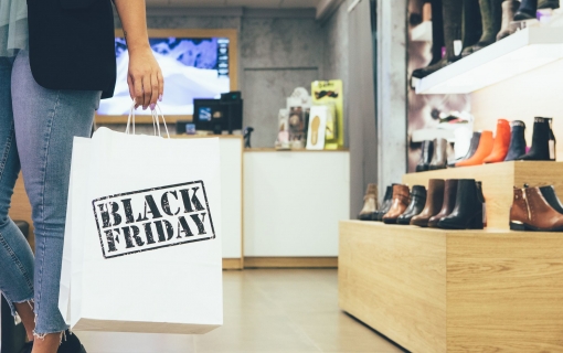 70% dos consumidores aproveitam a Black Friday para adiantar as compras de Natal, mostra pesquisa CNDL/SPC Brasil