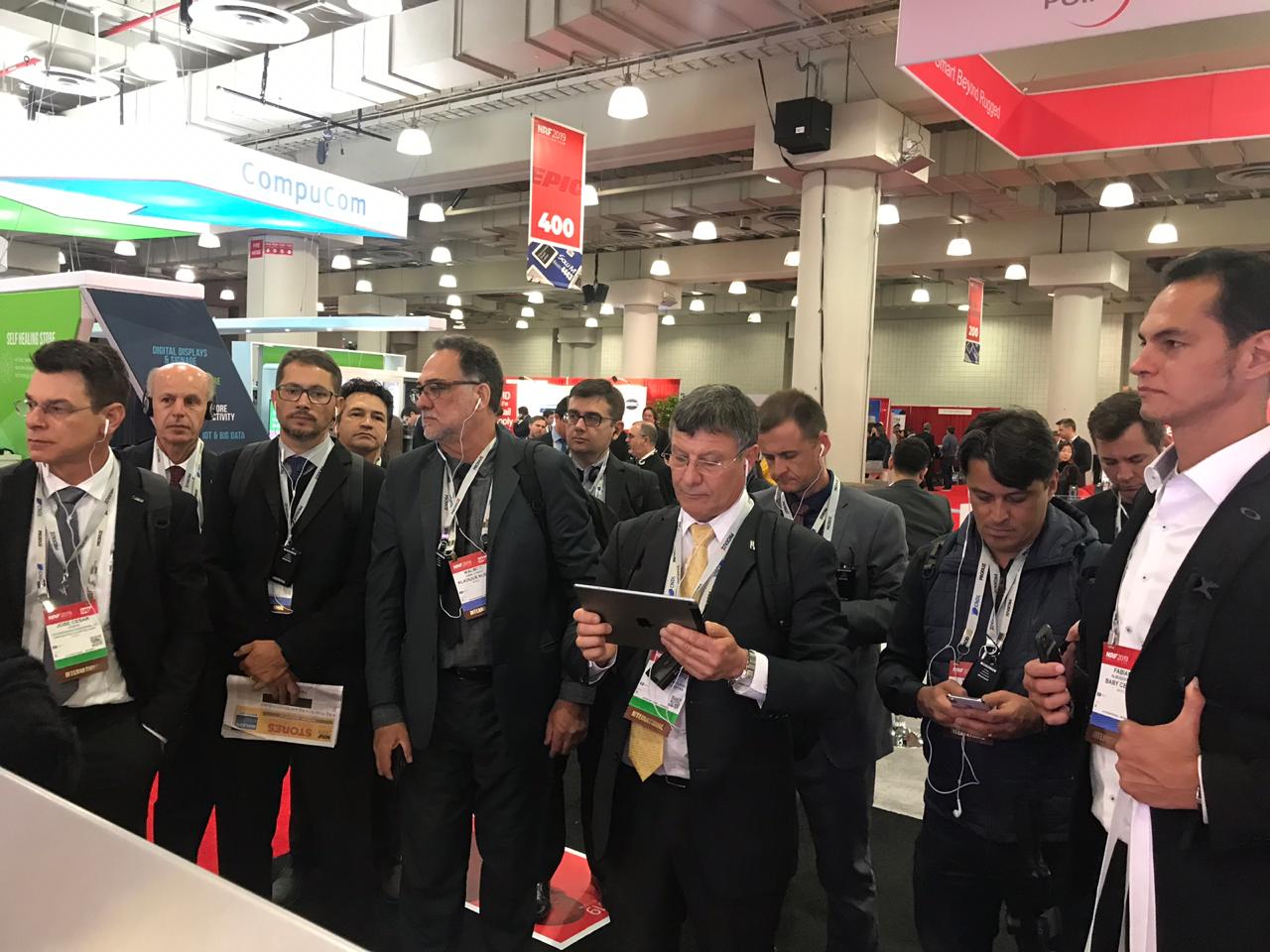 Comitiva da CNDL na NRF Big Show, em Nova Iorque, visita a feira de exposições no segundo dia de evento