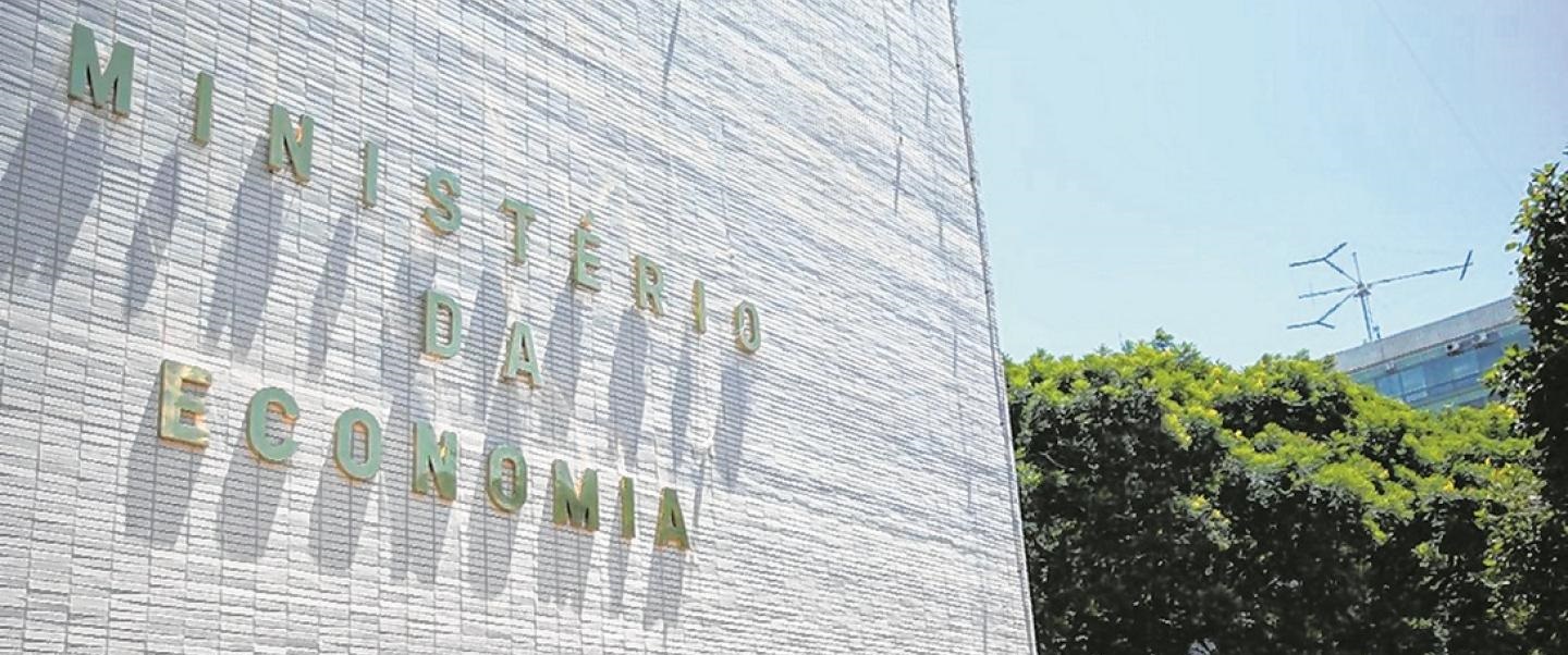 Ministério da Economia passa a permitir recontratação de funcionários demitidos há menos de 90 dias