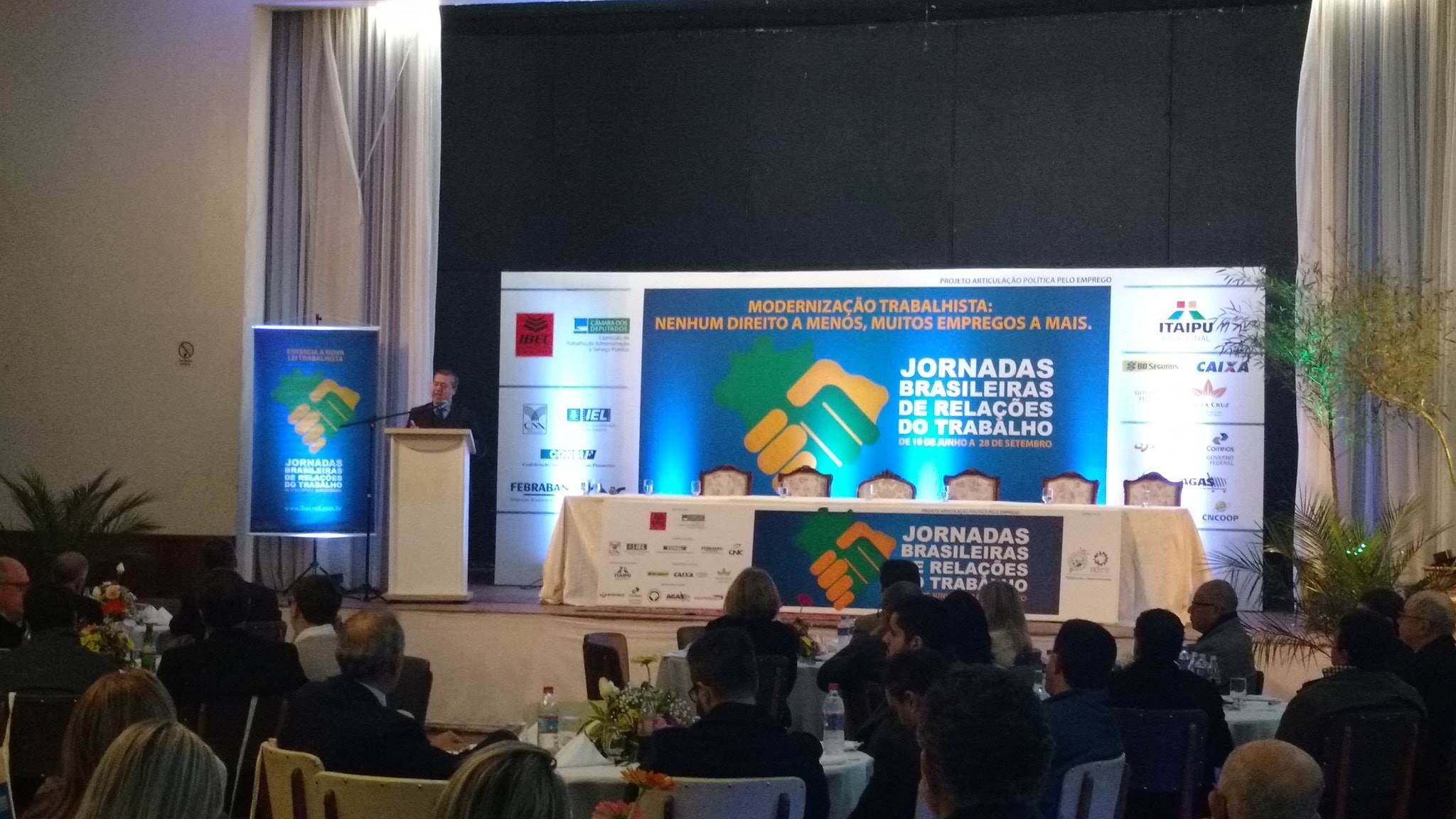 CDL Participa de debate sobre as novas leis trabalhistas do Brasil