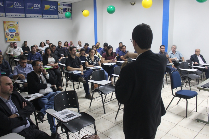 Empresários são orientados sobre o uso de linhas de financiamento do BNDES