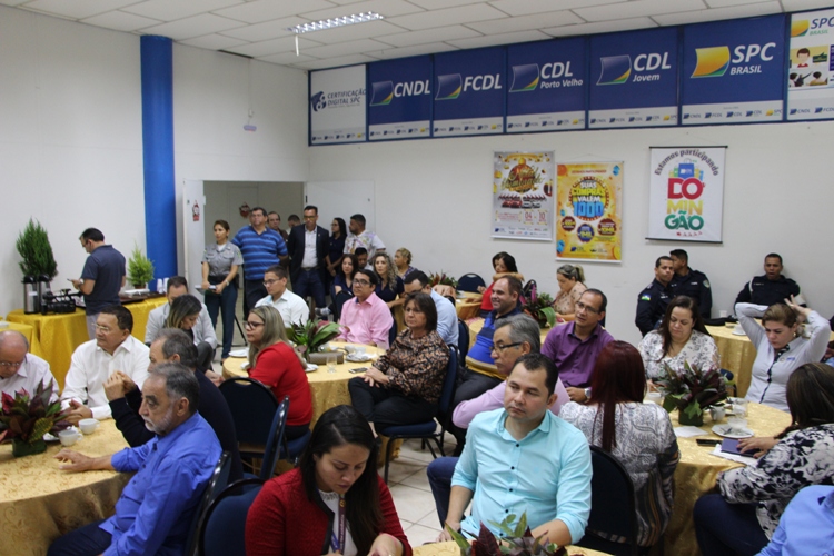 CDL realiza confraternização de Natal com os colaboradores, diretores e parceiros da instituição