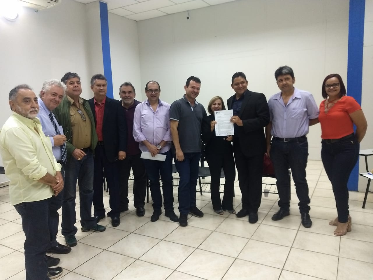 Implantação de estacionamento rotativo em centros comerciais é tema de reunião na CDL