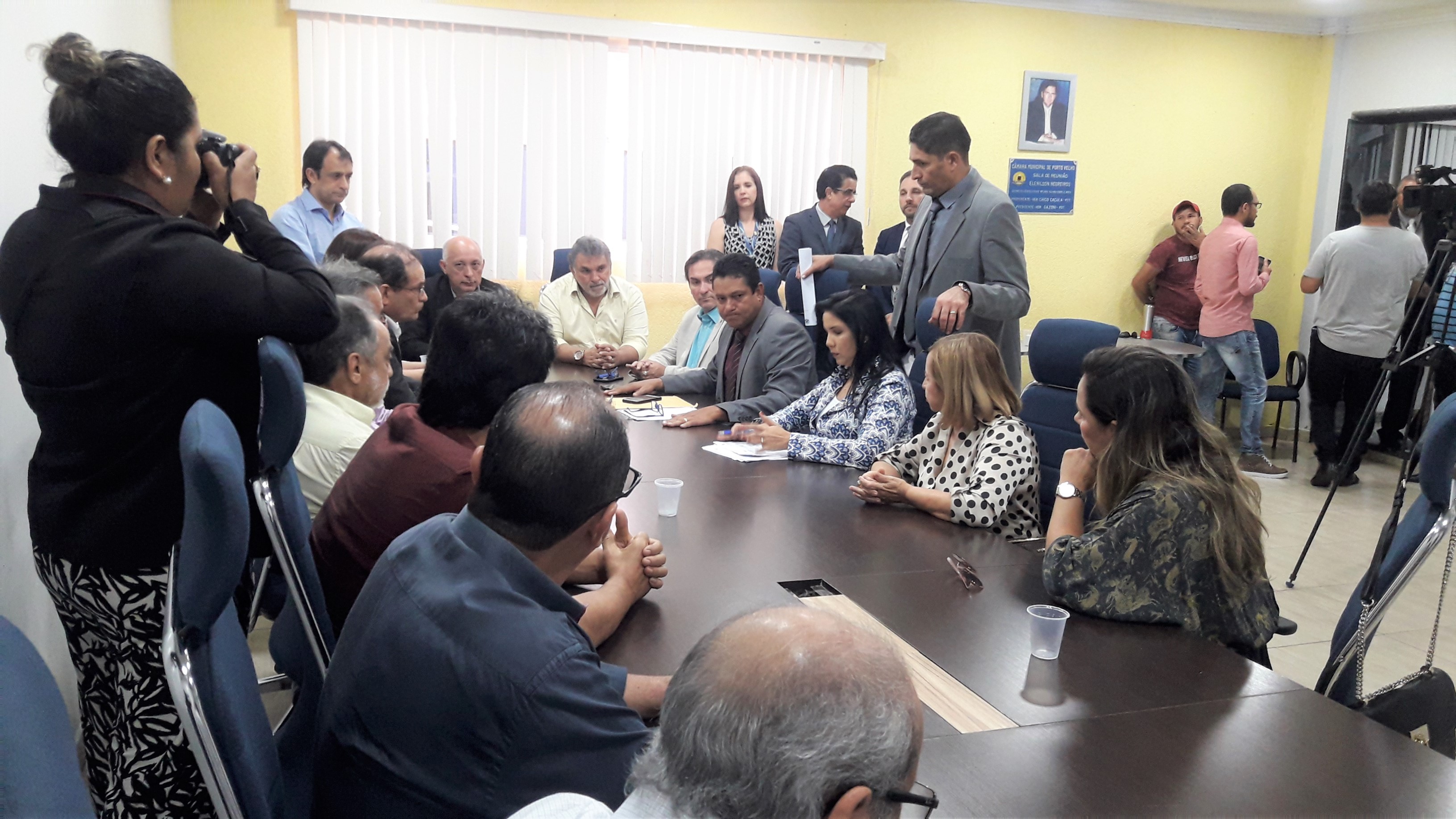 Câmara de Vereadores aprova projeto de estacionamento rotativo apoiado pela CDL