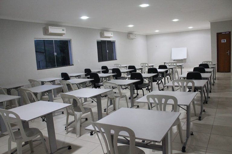 SALAS PARA ALUGUÉIS