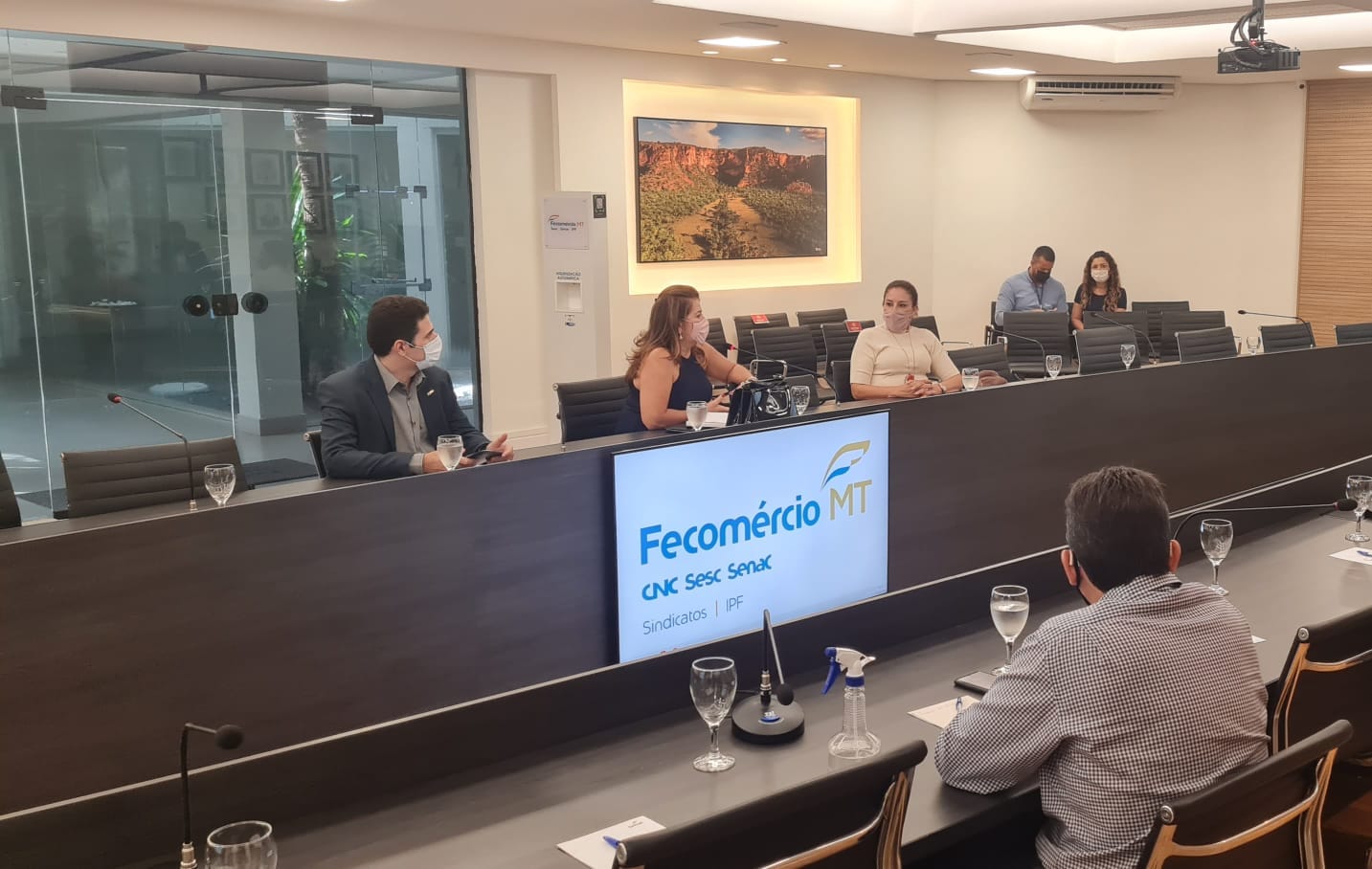 Presidente da FCDL/MT participa de reunião para discutir sobre projeto de inclusão de pessoas com deficiência no mercado de trabalho