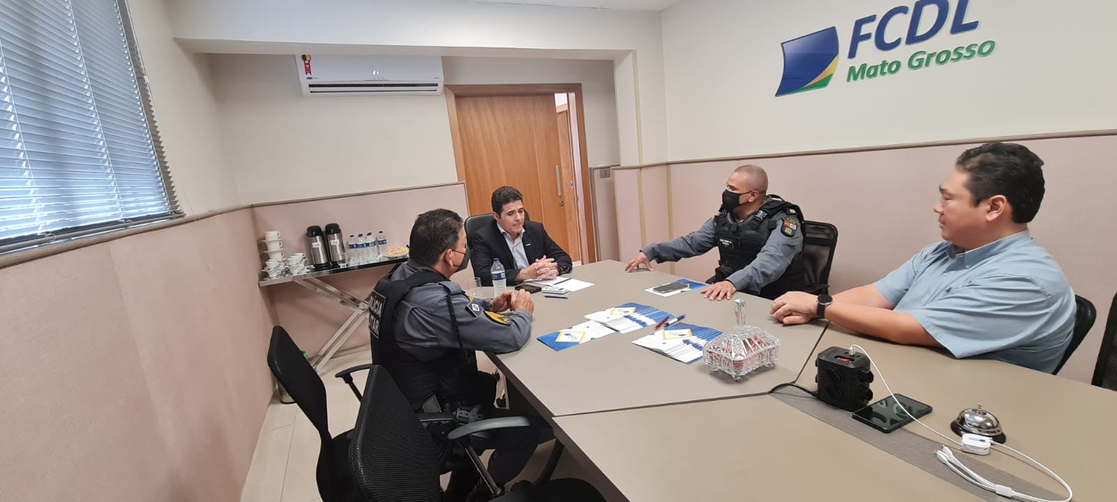 Comandante do 1°Batalhão da PM visita FCDL/MT