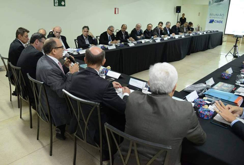 PRESIDENTE DA FCDL PARTICIPA DE REUNIÃO DA CNDL