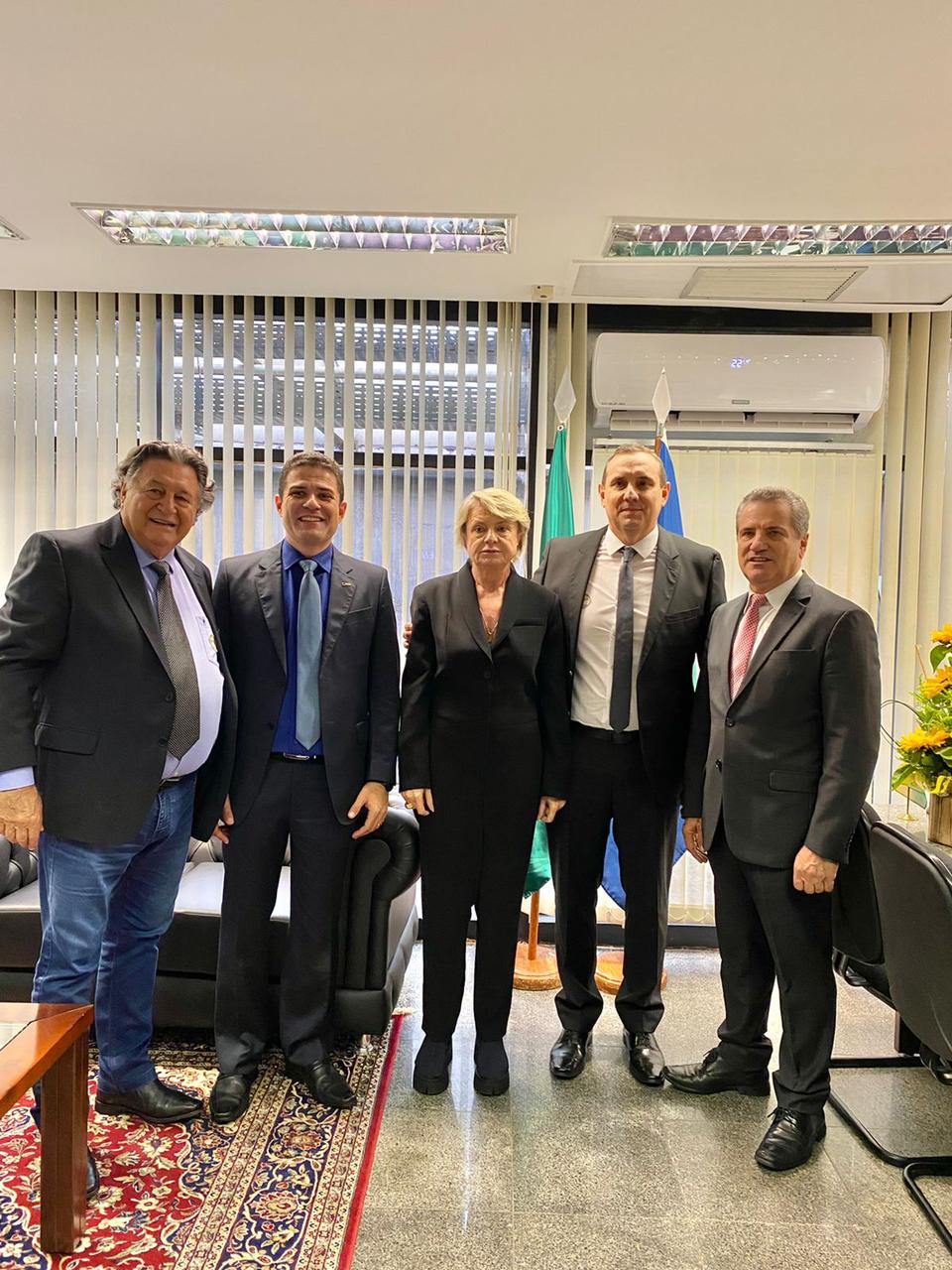 Presidente e diretores da FCDL/MT prestigiam posse de empresária ao Senado Federal em Brasília