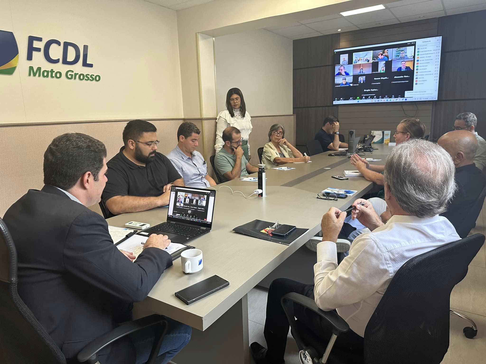 Diretoria da FCDL Mato Grosso se reúne de forma híbrida para discutir temas relevantes para à entidade
