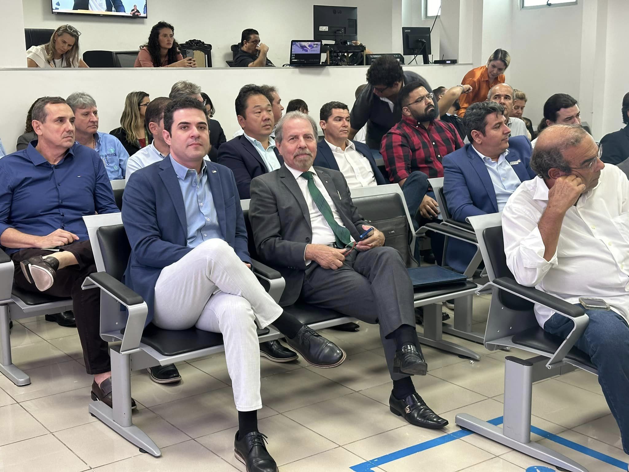 Presidente e diretores da FCDL/MT participam de reunião da Frente Parlamentar em Defesa do Comércio de Bens e Serviços do Estado