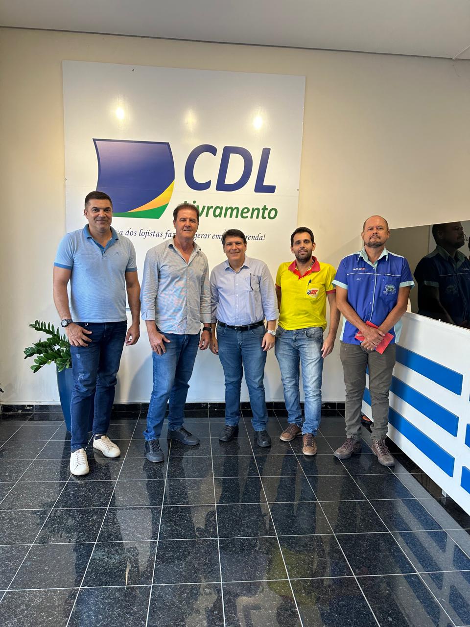 CDL Livramento recebe visita de Victor David Gerente do Desenbahia