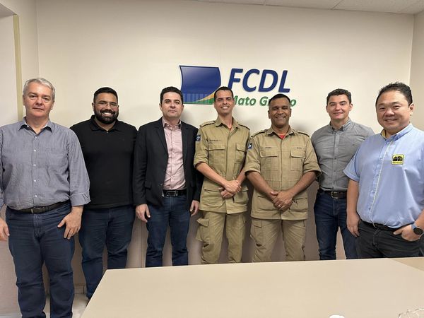 Visita de coronéis do CB à FCDL/MT visa fortalecimento de parceria e discussão de questões relevantes em prol do comércio