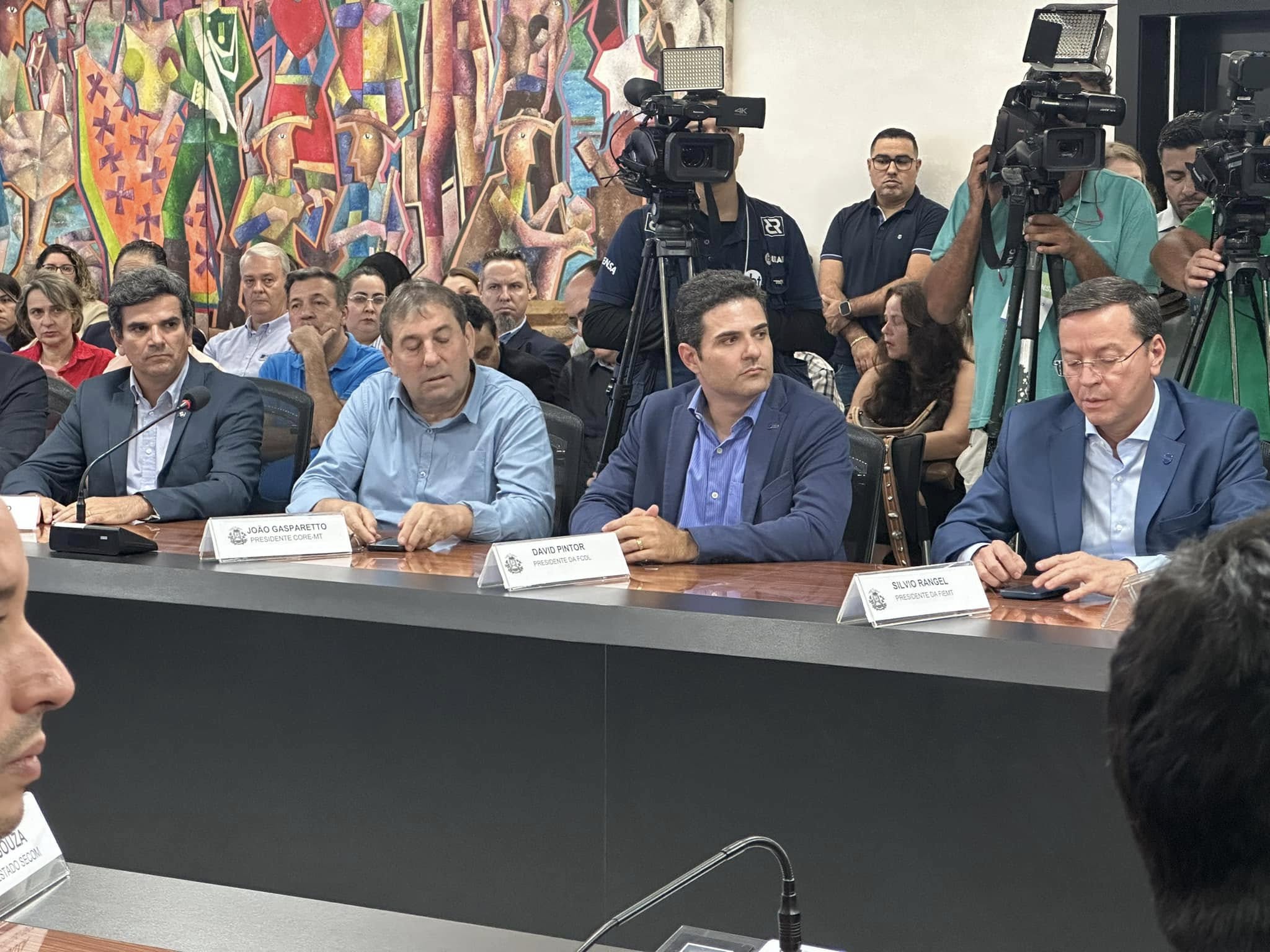Redução do ICMS: Presidente e diretor da FCDL/MT participam de assinatura de decreto no Paiaguás