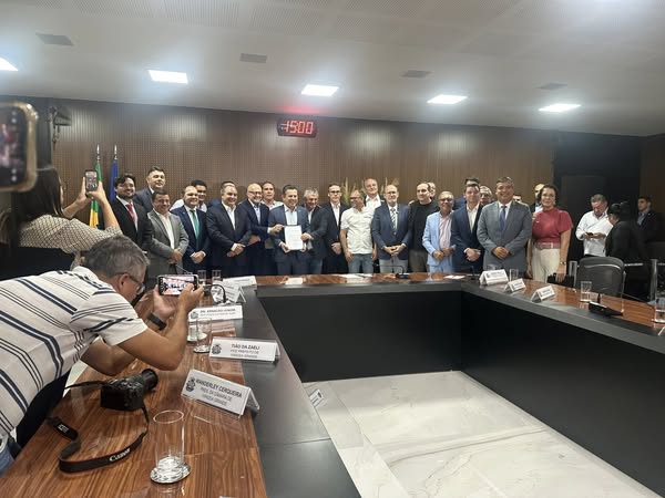 FCDL/MT participa de assinatura de decreto que prorroga incentivos fiscais em Mato Grosso Assessoria de Imprensa
