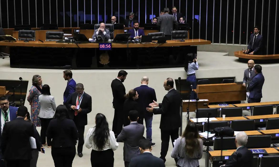 Derrubada do aumento do IOF é positiva para o País, avalia CNC