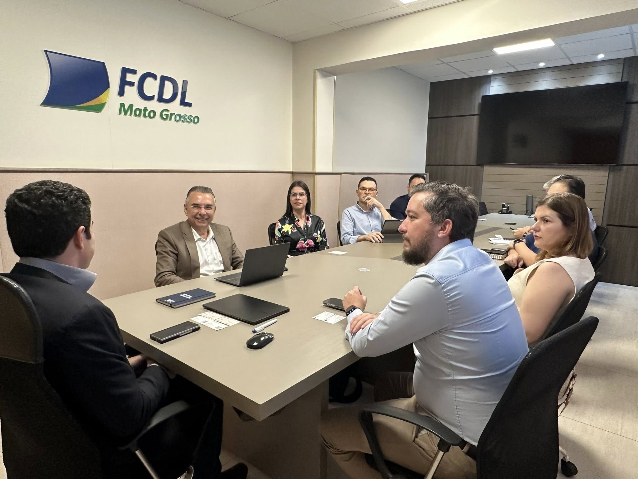 Presidente da Federação das CDLs recebe representantes da Fundação Dom Cabral em Mato Grosso