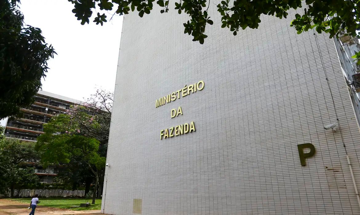 Decisão de Moraes sobre IOF fará governo deixar de arrecadar R$ 450 mi neste ano