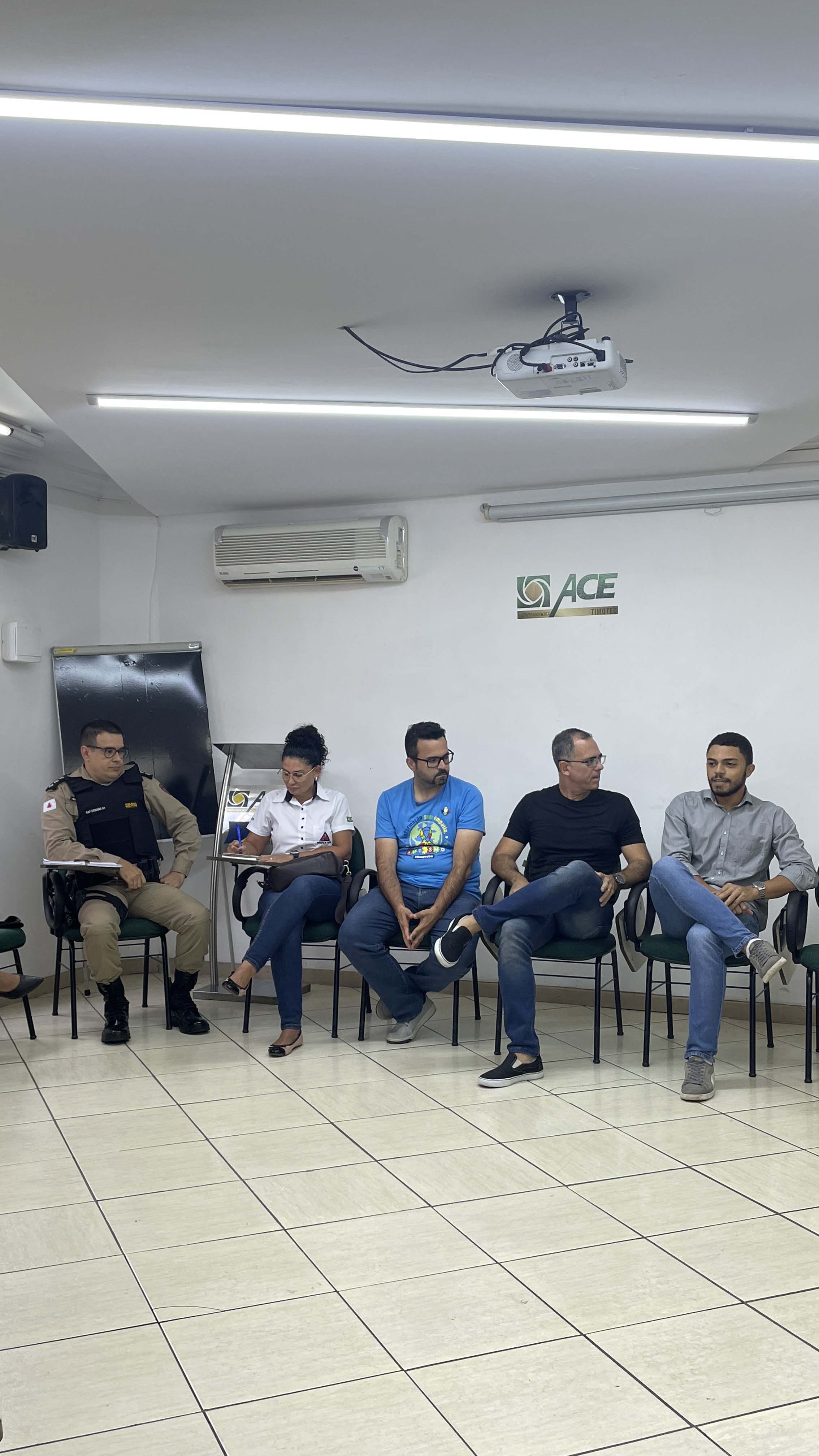 ACE e CDL de Timóteo promovem reunião com autoridades para tratar sobre Pessoas em Situação de Rua e os impactos nas empresas
