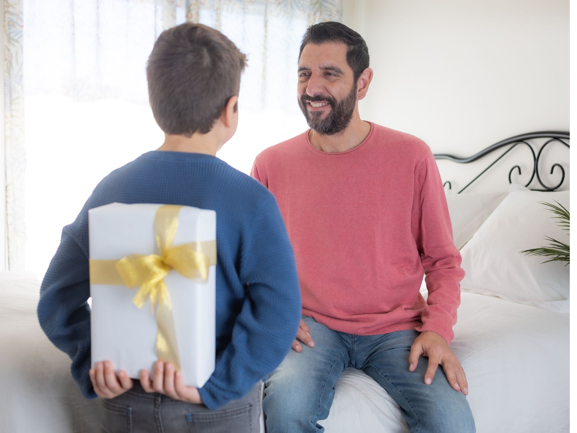Dia dos Pais: compra híbrida e influência digital moldam o comportamento do consumidor