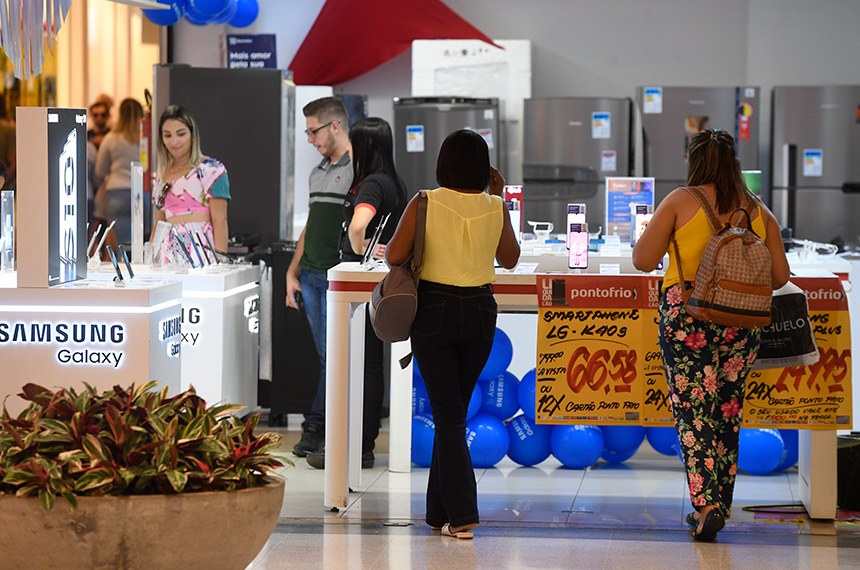 Projeto disciplina trabalho aos domingos e feriados no comércio