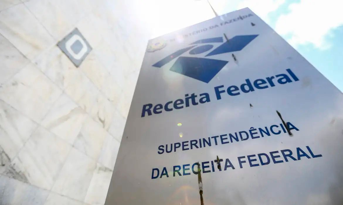 Para coibir lavagem de dinheiro, Receita iguala fintechs a bancos