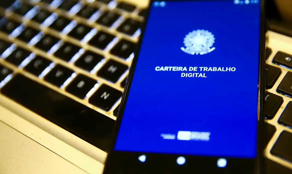 Com mercado aquecido, 53,8% descartam perda de emprego