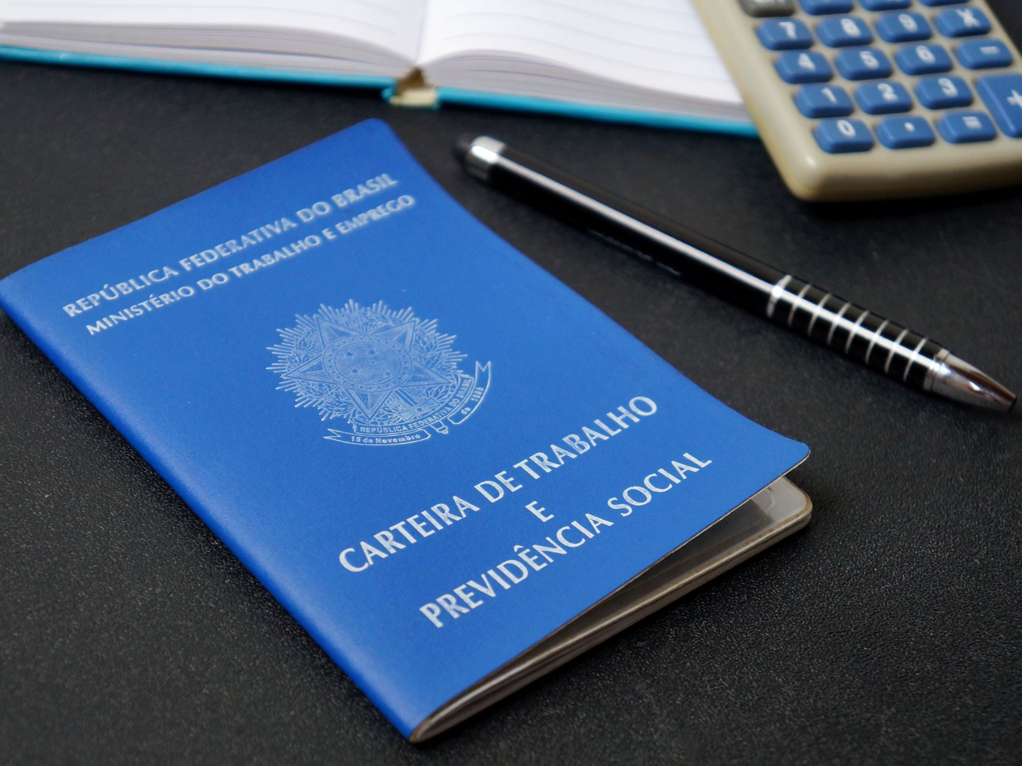 Taxa de desemprego em agosto fica em 5,6% e repete recorde de mínima
