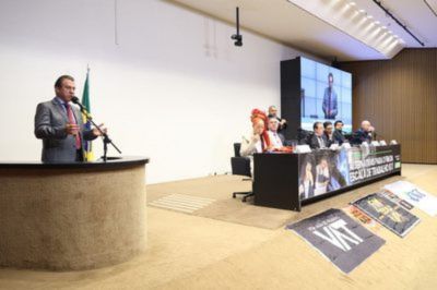 Na Câmara dos Deputados, ministro do Trabalho defende o fim da escala 6×1