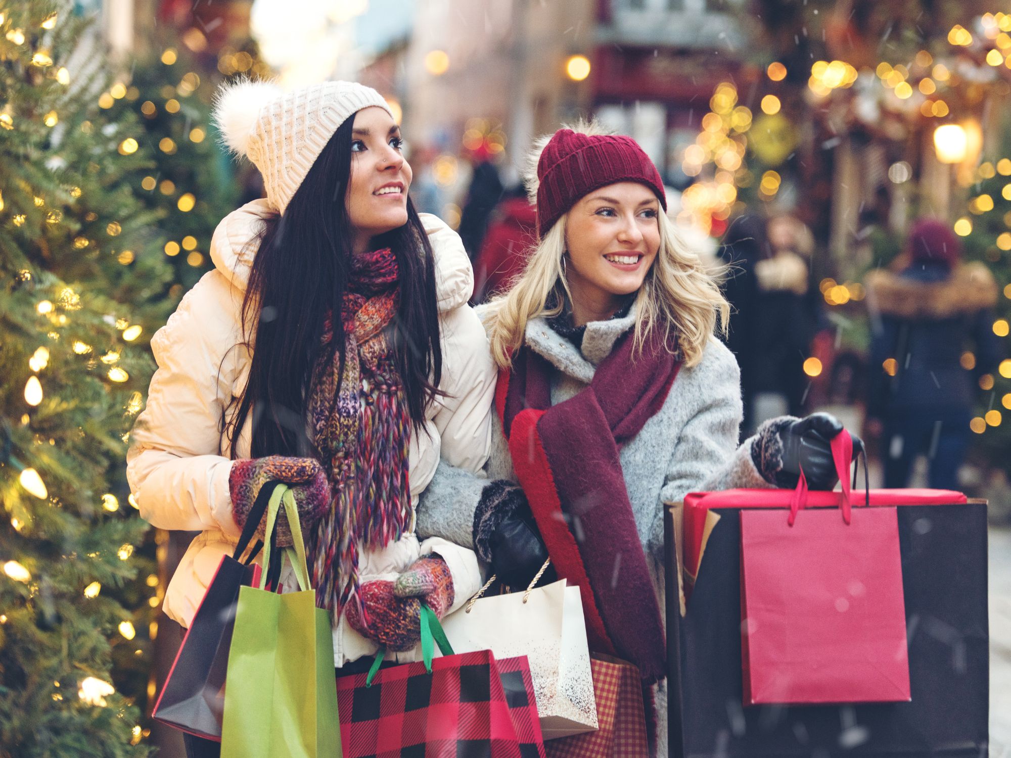 12 milhões de consumidores devem ir às compras de Natal na última hora, apontam CNDL/SPC Brasil