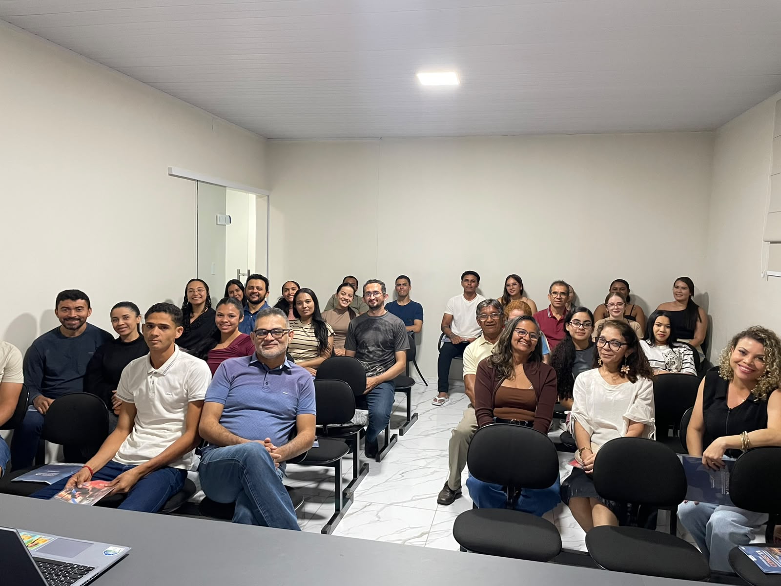 Jornada Integração leva capacitação para colaboradores do comério da cidade de Barro